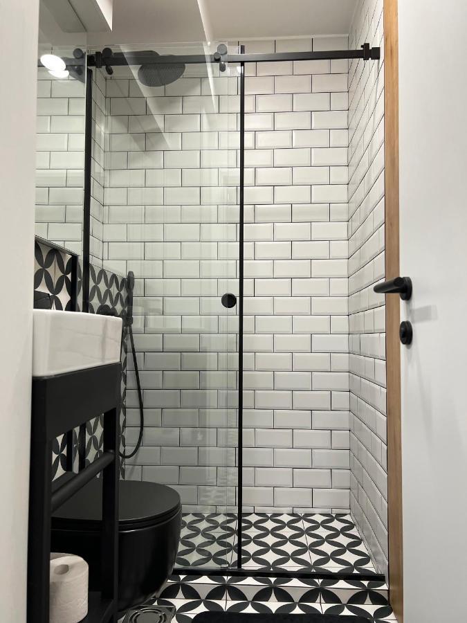 The Black & White Oasis Belgrade Extérieur photo