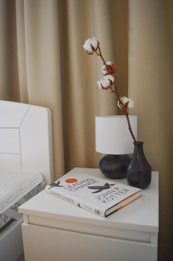 The Black & White Oasis Belgrade Extérieur photo